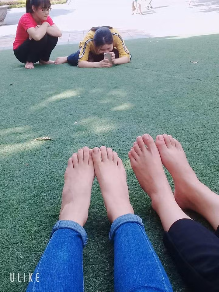 Nằm bò bất cứ tư thế nào, bất cứ địa hình nào miễn sao cho ra bức ảnh đẹp.