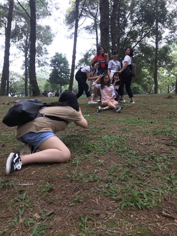 Chưa hết, người ấy không ngại bẩn, không ngại khổ, tất cả vì sự nghiệp sống ảo.