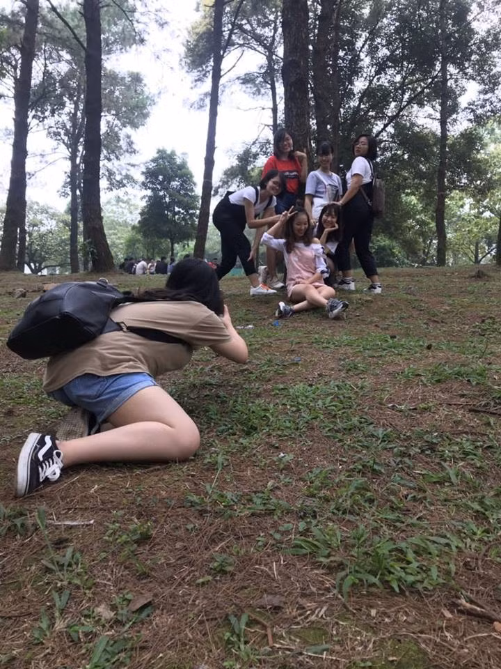 Chưa hết, người ấy không ngại bẩn, không ngại khổ, tất cả vì sự nghiệp sống ảo.