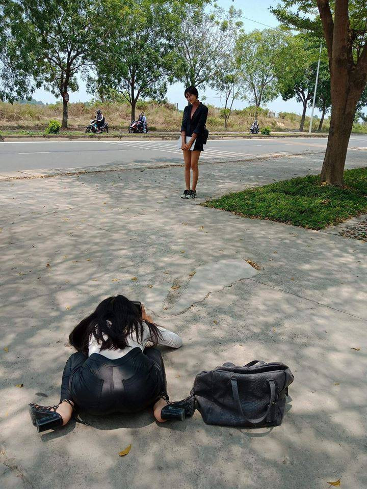 Chụp ảnh sống ảo nói khó thì cũng không khó lắm nhưng bảo dễ thì chưa hẳn bởi nó là bộ môn nghệ thuật cần rất nhiều sự đầu tư của không chỉ 1 người mà là cả 1 ê kíp trong đó đứa bạn thân chụp ảnh phải trải qua nhiều khó khăn.