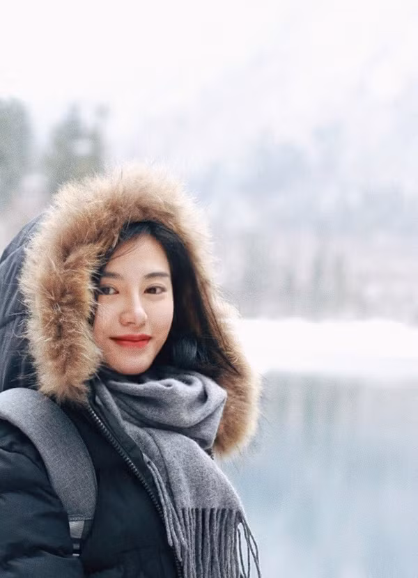 Nhìn những bức ảnh của Quân Quân nhiều người đùa rằng, cô nên trở thành người mẫu ảnh thì tốt hơn là nghề đứng sau mọi bức hình đẹp của các hot girl.