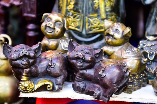 Theo chia sẻ của nhiều người, lợn là linh vật được cho là mang đến tài lộc, phú quý nên tượng hình lợn rất được ưa chuộng, đặc biệt là các năm Hợi.