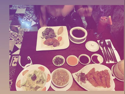 Nhìn qua thì tưởng là "vu vơ", nhưng cả Lâm Tây lẫn Yến Xuân đều để lộ dấu hiệu cho thấy sự có mặt của nhau trong mỗi tấm hình.