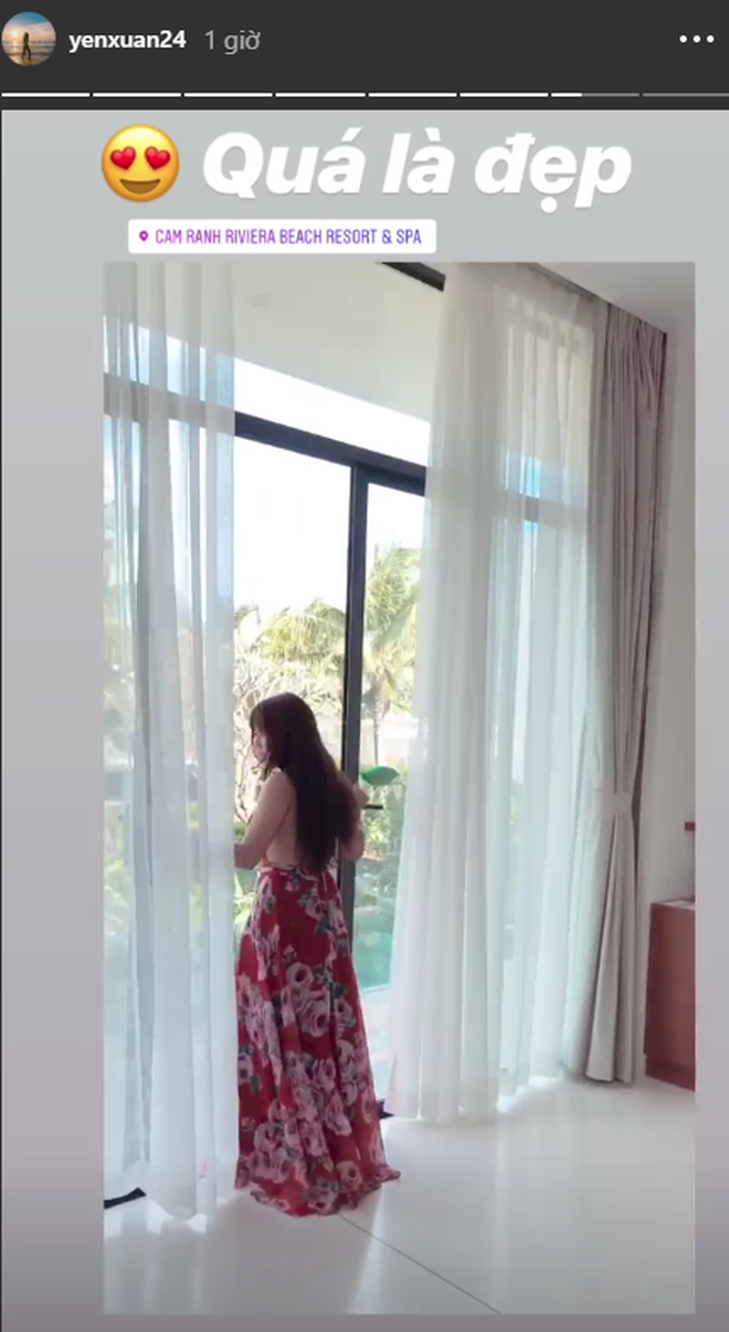 Nội thất căn phòng của cả Lâm Tây và Yến Xuân đều khá trùng hợp.