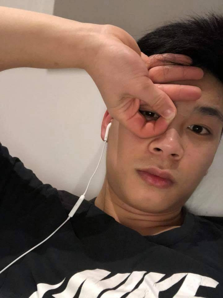 Nhiều người không hiểu cầu thủ này đã lật bàn tay kiểu gì để ra được dáng chụp ảnh ấy. Một số người khác nhanh chóng hiểu được nên đã bắt chước và đăng tải lên mạng như một lời thách đố mọi người.