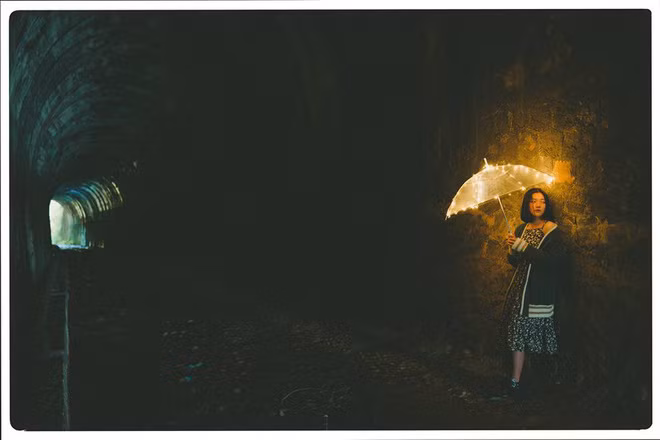 Mới đây, một đoạn đường hầm xe lửa Đà Lạt bất ngờ được giới trẻ "khai quật" và trở thành điểm chụp ảnh mới mẻ, thú vị.