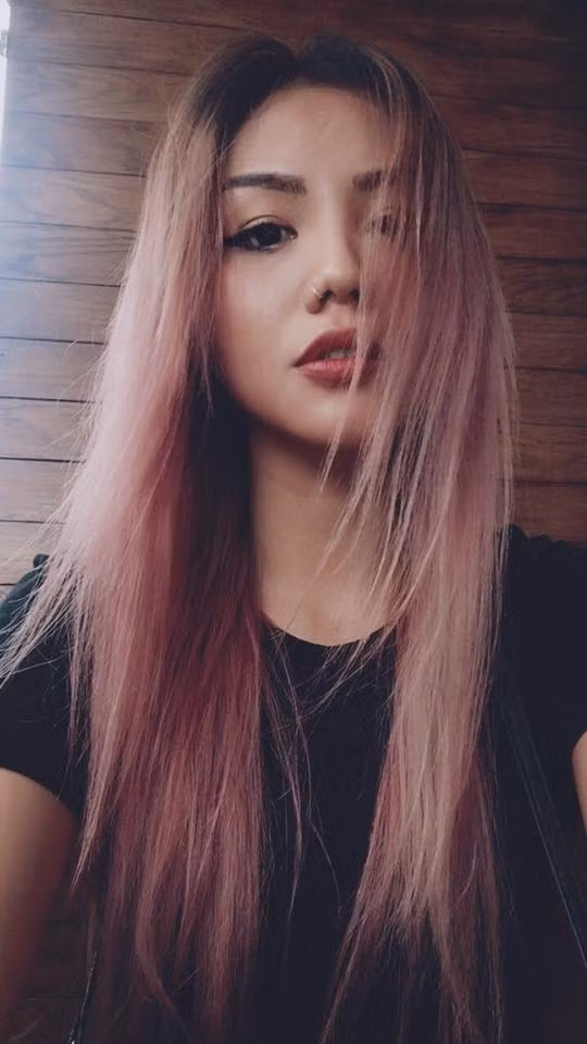 Quỳnh Như tên đầy đủ là Phan Quỳnh Như sinh năm 1992. Hiện cô gái này đang là người mẫu tự do và sinh sống tại TP HCM.