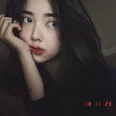 Trong một status quảng cáo mới đây, một tài khoản bức xúc: “Lúc quảng cáo kem này lúc quảng cáo kem khác vậy chị gái?. Review có tâm vào chị gái ơi. Nay kem nay mai kem nọ”.