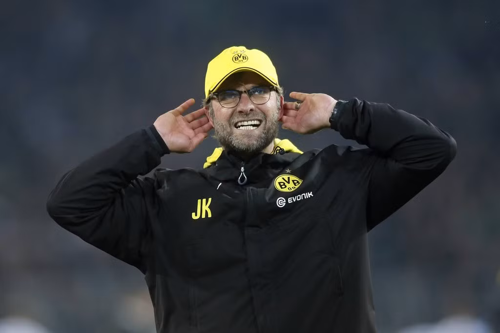 Mùa giải kế tiếp, Dortmund kết thúc ở vị trí thứ 5, trước khi giành cú đúp Bundesliga 2010/2011 và 2011/2012. Ở mùa giải 2011/12, Dortmund đã trở thành đội giành được nhiều điểm nhất trong một mùa Bundesliga với 81 điểm, và 47 điểm có được ở lượt về Bundesliga cũng giúp đội bóng này thiết lập 1 kỉ lục mới.