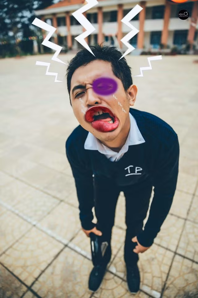 Khuôn mặt đáng thương của chú rể sau khi ăn trận mưa đòn của cô dâu.