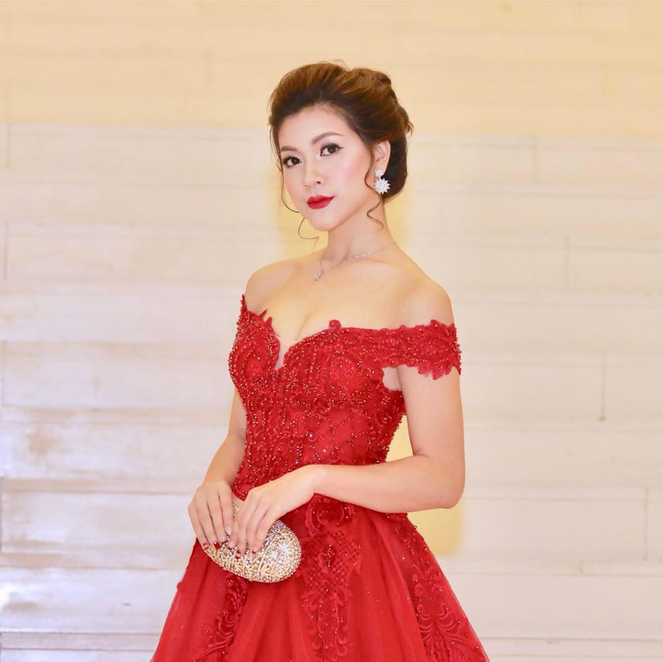 So với hình ảnh gợi cảm trên truyền hình, MC Thu Hằng ngoài đời lại trẻ trung, năng động hơn nhiều. Phong cách mà BTV nhà đài t theo đuổi là quý cô mạnh mẽ, cá tính chứ không hề "bánh bèo".