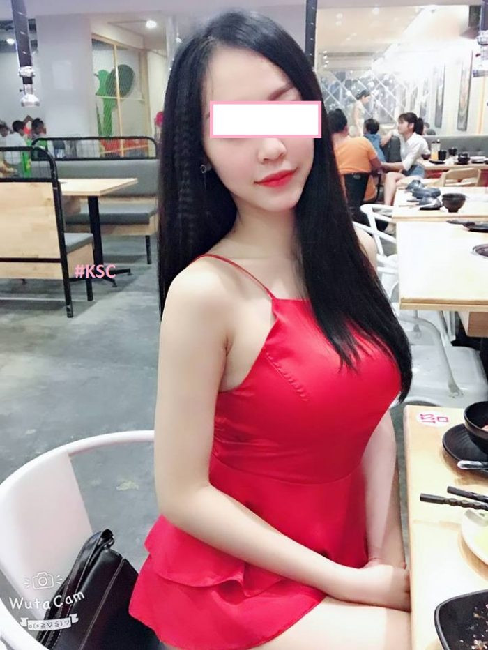 Nickname Hà Trinh chia sẻ: "Đây là tội lười lao động. Như mình đây đi làm bục mặt kiếm được tầm 200k là hạnh phúc lắm rồi chứ lấy đâu ra tiền sẵn mà bay với chẳng lắc".