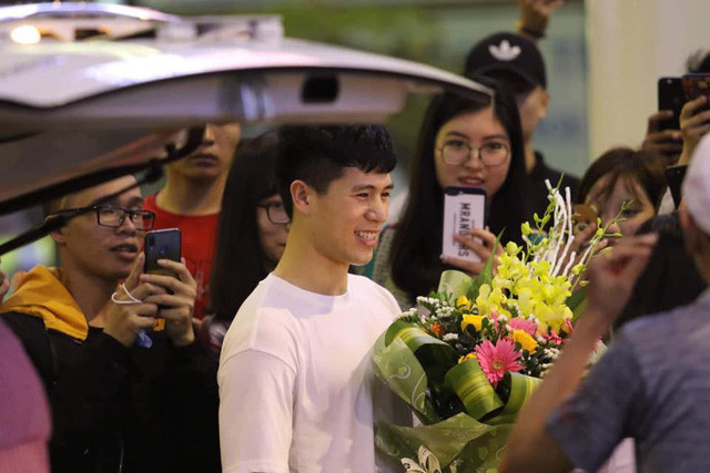 Trung vệ Trần Đình Trọng sẽ có 1 đêm ở cạnh gia đình trước khi tập trung cùng U23 Việt Nam vào ngày mai (06/03).