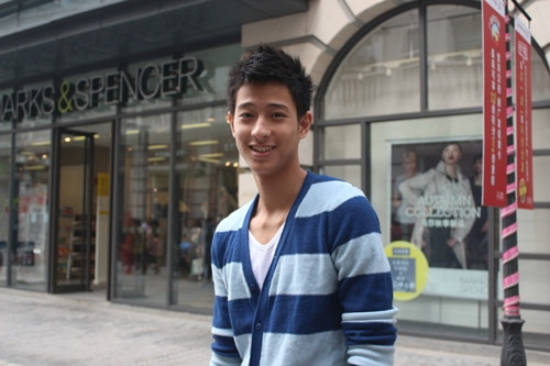 Một ngày bình thường của Hồng Nam sau thời gian tập huấn và thi đấu là đi học. Thời gian rảnh rỗi, Nam về nhà với gia đình hoặc đi cà phê, xem phim với bạn bè.