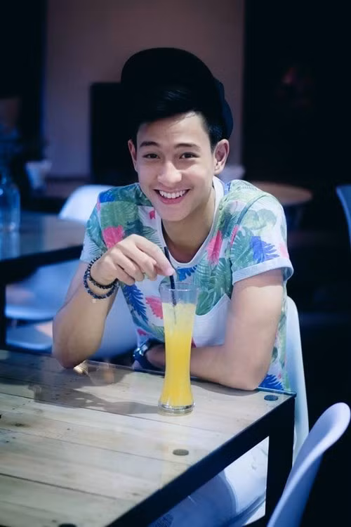 Để có được thành công như vậy, chàng trai sinh năm 1996 này đã phải trải qua quá trình rèn luyện khá dài và phức tạp.