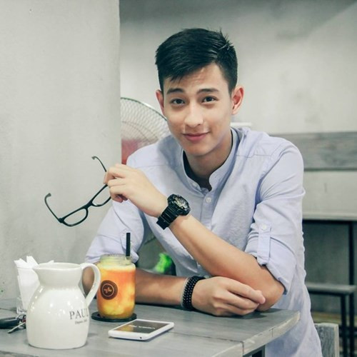 Chàng VĐV sinh năm 1996 này gây ấn tượng không chỉ bởi vẻ ngoài đẹp trai, chiều cao lên tới 1m83 mà còn bởi những thành tích giành được trong thể thao.