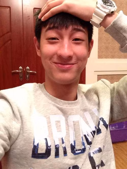 Sự nhí nhảnh của Hồng Nam đã làm say đắm không biết bao nhiêu cô gái trong nước lẫn nước ngoài. Ảnh: FBNV.