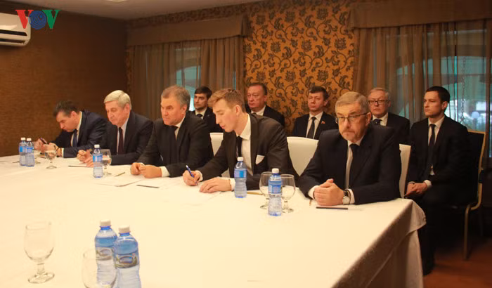 Chủ tịch Duma V.Volodin khẳng định, Nga coi Việt Nam là đối tác quan trọng hàng đầu ở khu vực Đông Nam Á, mong muốn tiếp tục phát triển mở rộng hơn nữa mối quan hệ hữu nghị truyền thống và hợp tác toàn diện vốn đã được nhiều thế hệ lãnh đạo và nhân dân hai nước vun đắp từ nhiều thập kỷ qua.