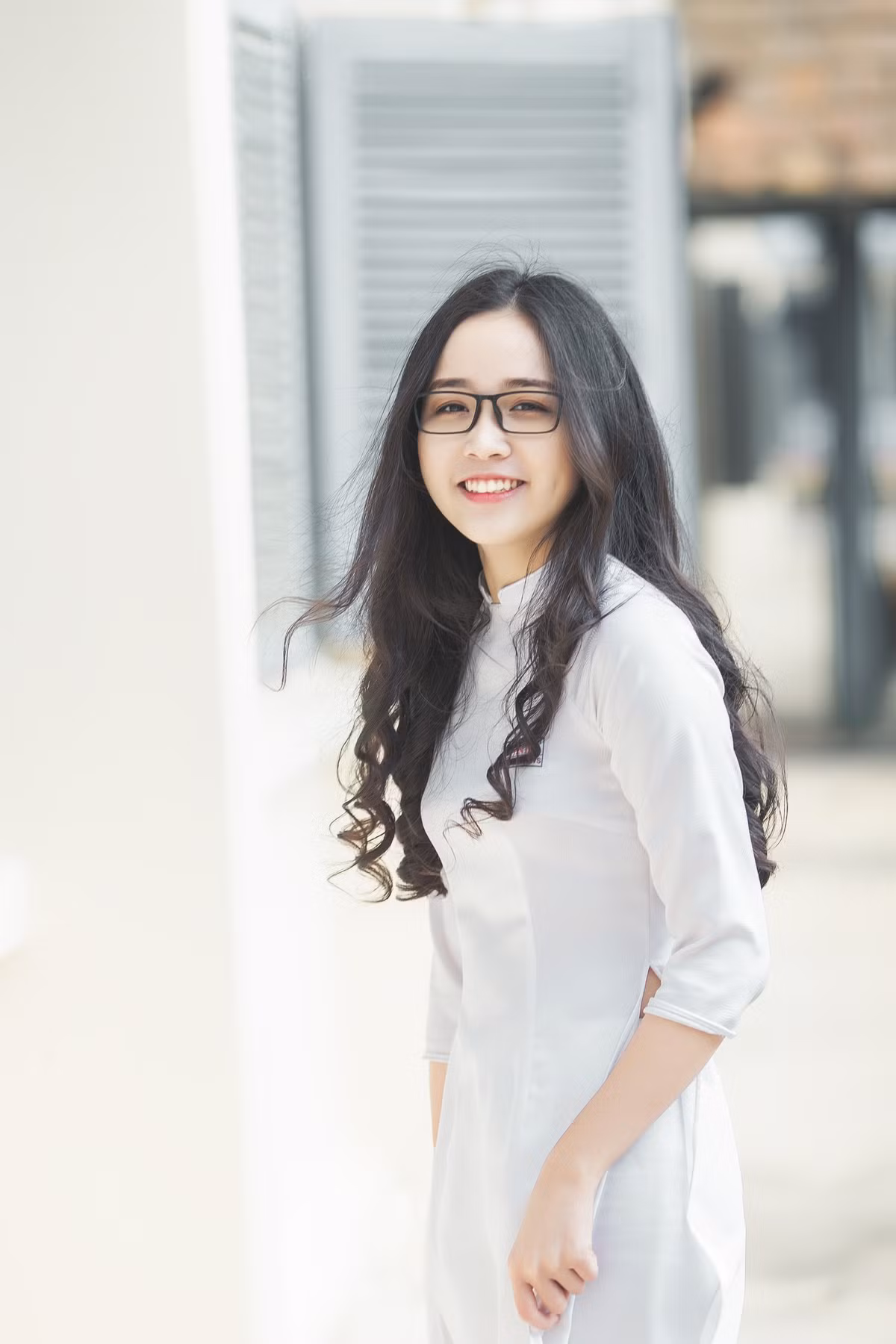 Lê Thị Thảo Huyền, sinh ngày 11/10/2000, hiện học sinh lớp 12 Văn-Sử , trường THPT Chuyên Nguyễn Du, Đắk Lắk. Cô bạn nữ sinh này gây ấn tượng bằng khuôn mặt đáng yêu, nụ cười tỏa nắng.