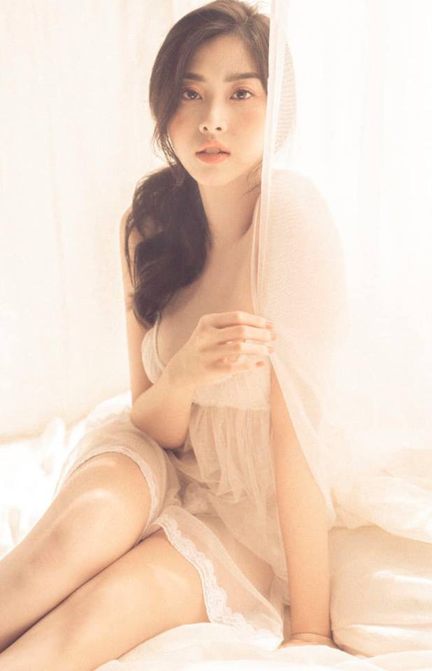 Chia sẻ về quan điểm của dân mạng, Ngọc San bày tỏ: "Ảnh được đăng lên và chia sẻ qua nhiều fanpage. Lúc đó em đang đi du lịch nên chưa có thời gian đọc hết bình luận. Em khẳng định mình không sửa ngực....