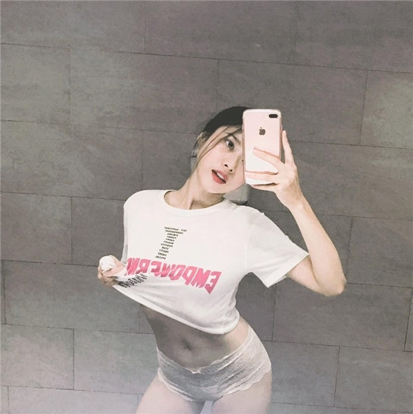 Cô nàng này thần tượng người mẫu Kendall Jenner và nữ diễn viên Hàn Quốc Jeon Ji Huyn bởi cả hai đều đẹp và giỏi giang. Ngoài công việc chụp mẫu, Ngọc San cũng mong muốn được thử sức ở lĩnh vực phim ảnh trong thời gian tới.