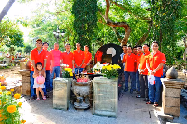 Hệ thống nhà tù này được người Pháp xây dựng để giam và đày ải gần 20.000 chiến sĩ cách mạng kiên trung. Ngày nay, Côn Đảo là một khu di tích lịch sử cách mạng vượt trên mọi thời đại, là điểm đến không chỉ của người dân Việt Nam mà cả nhiều du khách nước ngoài.