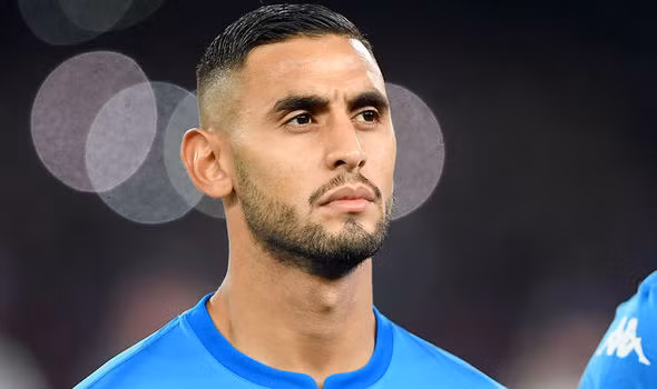 Nhật báo Sport ở Tây Ban Nha cho hay, hậu vệ cánh trái của Napoli - Faouzi Ghoulam đang tiến rất gần đến bản hợp đồng với đội chủ sân Old Trafford. Ảnh: Sport