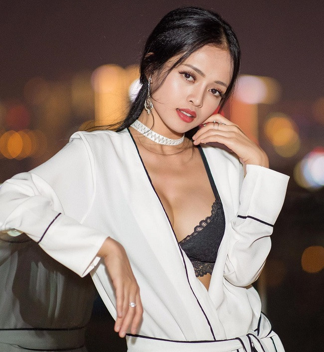 Nhìn phong cách "phơi phới" thế này chẳng ai dám nghĩ Thanh Trúc là một bà mẹ đơn thân.