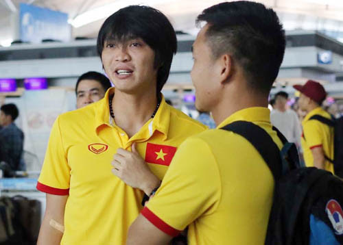 Theo chẩn đoán, Tuấn Anh bị rạn sụn lồi cầu ngoài khớp gối phải (5x7mm), phù nề dây chằng chéo trước, phù nề trước sụn chêm ngoài, tổn thương gân cơ khoeo.