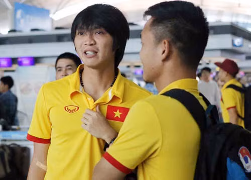 Theo chẩn đoán, Tuấn Anh bị rạn sụn lồi cầu ngoài khớp gối phải (5x7mm), phù nề dây chằng chéo trước, phù nề trước sụn chêm ngoài, tổn thương gân cơ khoeo.