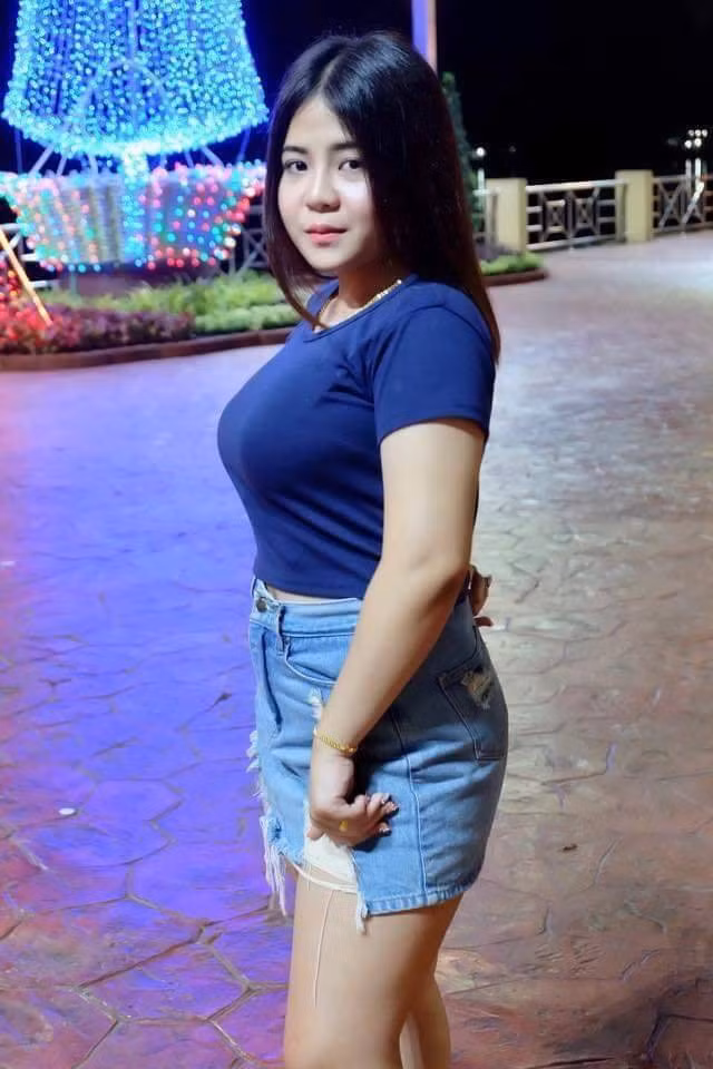 Những người theo gu của phụ nữ "có da, có thịt" bảo vệ luận điểm của mình rằng: "Phụ nữ mà cứ gầy tong teo nhìn chẳng có sức sống. Còn những cô gái đầy đặn 1 chút nhìn thôi đã thấy thích rồi. Tuy hơi khó chọn đồ nhưng sự khỏe khoắn vẫn được đặt lên hàng đầu".