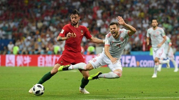 Chuyển nhượng bóng đá từ Sport Witness, Chelsea buộc phải bỏ ra số tiền khổng lồ 100 triệu euro nếu muốn sở hữu chữ ký của sao trẻ Bruno Fernandes đang thuộc biên chế Sporting Lisbon.