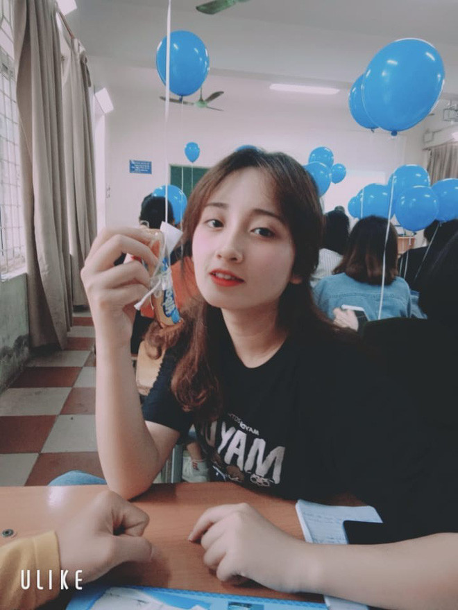 Chia sẻ cụ thể về bộ ảnh gây hiểu nhầm của mình, Thu Trang nói: "Mình nhận lời một người bạn chụp bộ ảnh này theo kiểu bộ ảnh thanh xuân thôi nhưng không ngờ lại được mọi người chú ý và thích thú như vậy. Sau khi bộ hình được chia sẻ, có khá nhiều bạn vào inbox làm quen và gửi lời mời kết bạn trên facebook của mình nữa ấy".