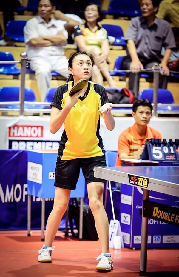 Liên tiếp từ năm lớp 6 đến hết lớp 12, cô gái xinh đẹp của trường Thương Mại này đã tham dự các cuộc thi bóng bàn thành phố, toàn tỉnh, Hội khỏe Phù Đổng, giải bóng bàn toàn quốc mang về nhiều huy chương vàng, bạc, đồng. Trong đó, đáng kể là 4 HCV bóng bàn toàn tỉnh Hà Giang.