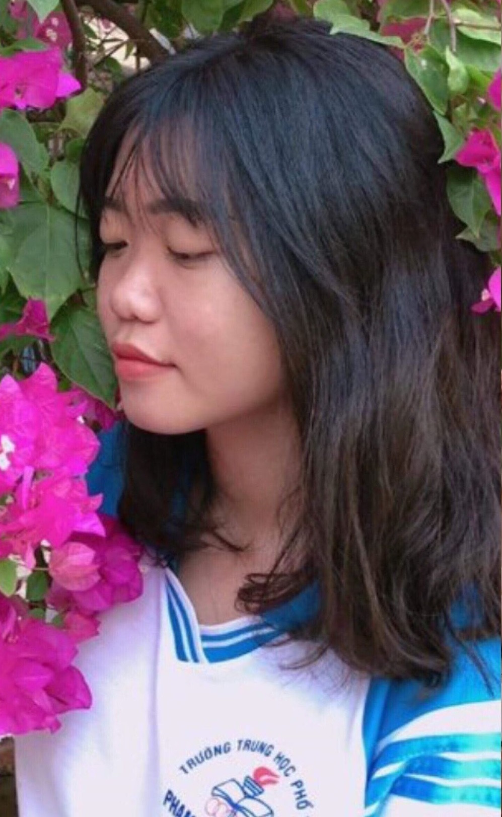 Nhiều người còn đặt nghi vấn Kim Tuyến đã phẫu thuật thẩm mỹ để có được vẻ ngoài thay đổi đến kinh ngạc như vậy.