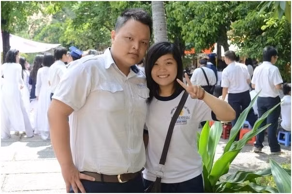 Cù Dũng Toàn là sinh viên năm cuối trường ĐH Bolton Anh Quốc và sở hữu chiều cao ấn tượng 1m77. Khi còn là chàng trai mập mạp với cân nặng 115kg. Chính cân nặng khủng của mình khiến Dũng Toàn khá tự ti với thân hình của mình.