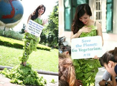 Một cô nàng người mẫu Việt mặc bộ đồ toàn rau xanh để gửi thông điệp bảo vệ thiên nhiên môi trường.