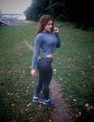 Rất nhiều cư dân mạng tỏ ra khâm phục sự khổ luyện của Lisa Meszerina và thèm muốn có được một thân thể như cô gái 14 tuổi cơ bắp này.