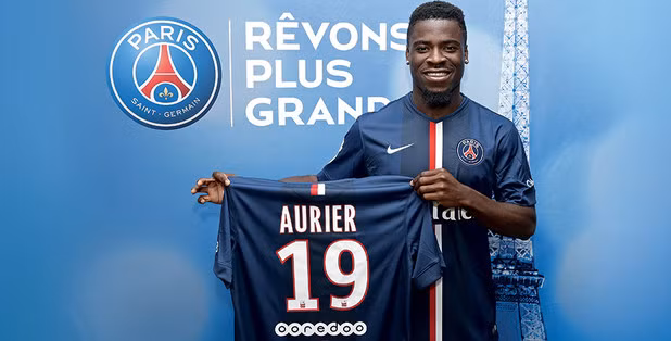 Hậu vệ cánh phải của Paris Saint-Germain (PSG) vừa qua đã cho đăng tải đoạn video trong đó ghi lại toàn bộ những bình luận của anh về các đồng đội và cả HLV của anh là Laurent Blanc.