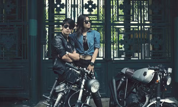 Kể về những chiếc xe và kỉ niệm tình yêu với Bảo Châu, Minh Ngọc kể rằng khi mới quen Châu, anh đã đem 2 chiếc xế độ của mình đi khoe và khi sự cá tính và đam mê của xe của chàng thợ xăm đã đánh gục cô stylist.