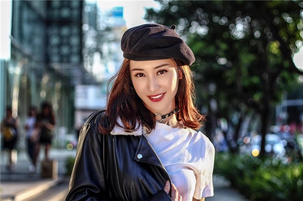 Nhiều dân mạng còn cho rằng chính vẻ đẹp khi được "độ" của Jun Vũ đã khiến cô bạn này đã đẹp nay còn đẹp hơn gấp vạn lần và đạt tới cảnh giới "vi diệu".