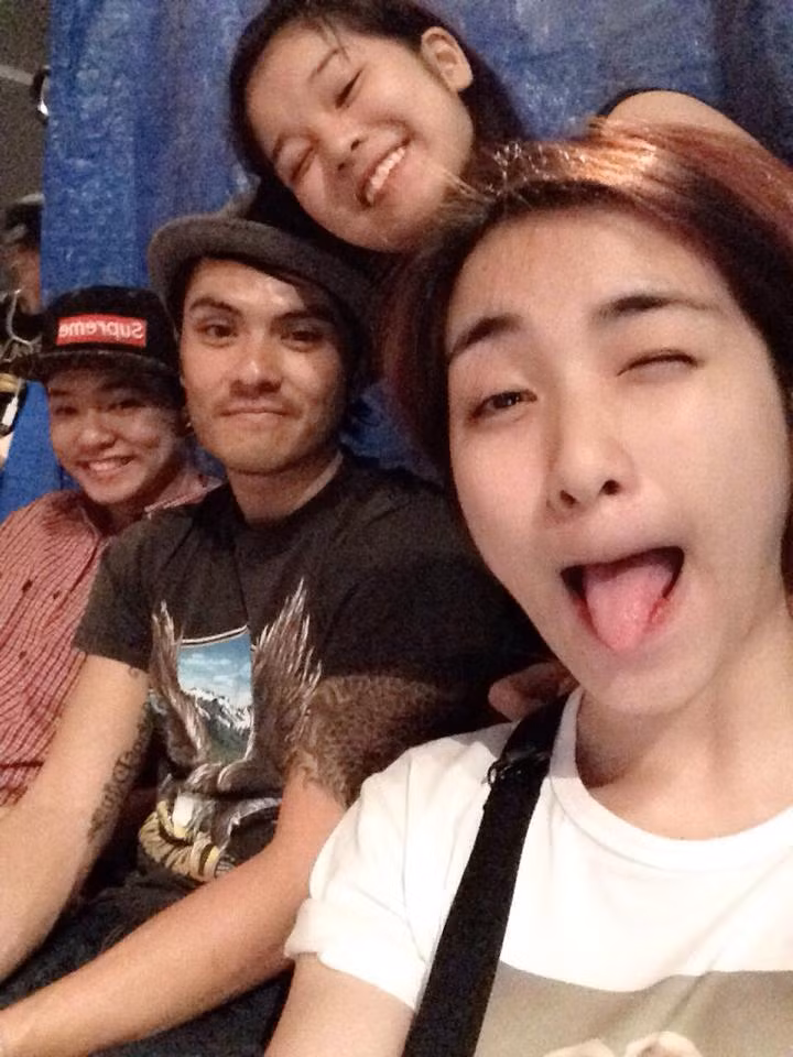 Khi còn tham gia chương trình "Học viện ngôi sao", Hòa Minzy là một nhân tố khá trẻ con. Những tình huống gây cười của Hòa Minzy đã làm cuộc thi trở nên vui nhộn hơn.