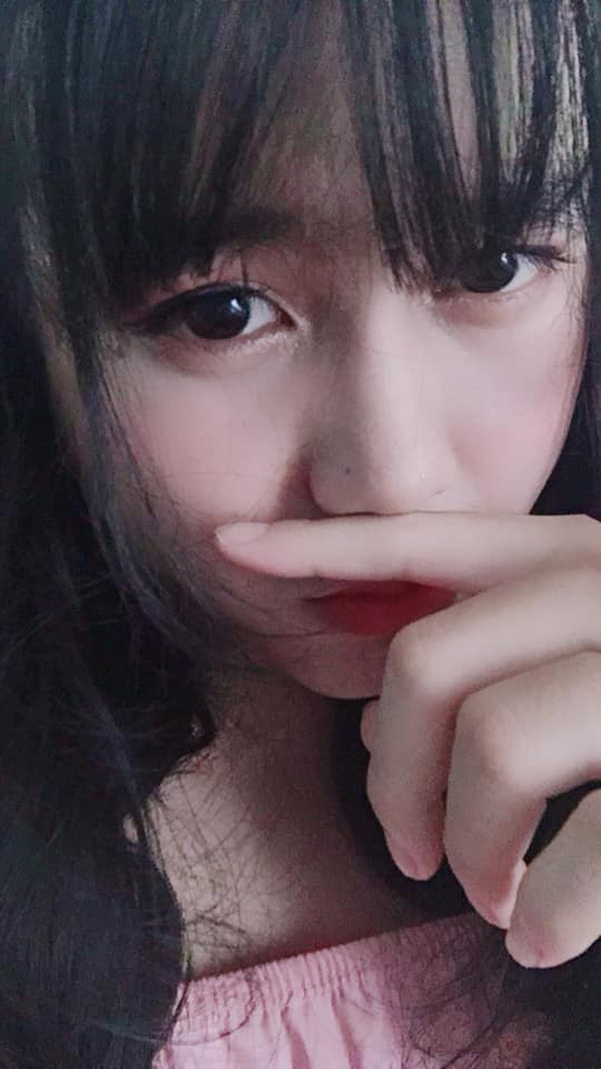 Mới đây, anh chàng tên Đ.V.H đã khiến cả cộng đồng mạng phải xuýt xoa vì nhan sắc "hoa nhường nguyệt thẹn" hậu trang điểm của mình.