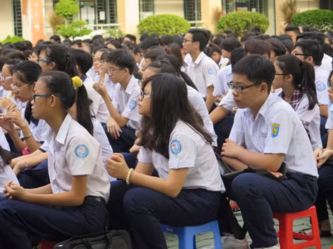 Còn lại, các em có thể lựa chọn loại hình trường học phù hợp khác như trung tâm giáo dục thường xuyên, trường nghề hoặc trường phổ thông ngoài công lập.