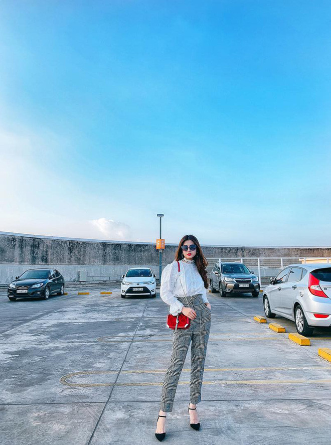 Trước "Sóng gió" Thiên An từng đóng MV "Tỏ Tình" của K-IMC và được so sánh có nhan sắc giống Angela Phương Trinh.