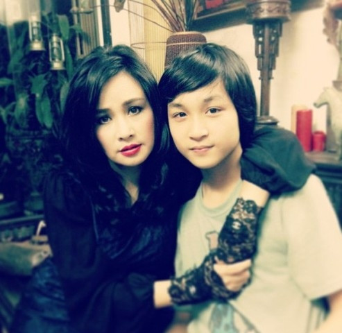 Nhắc đến Đăng Quang, ca sĩ Thanh Lam từng nói: "Con trai út của tôi là thân với mẹ nhất. Trong 3 người con thì tôi thấy đó là bé có tố chất nghệ sĩ nhiều nhất. Nhìn con trai, tôi thấy có phần nào của mình trong đấy, trong sáng và hơi tồ".