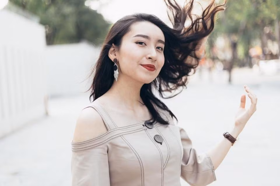 Theo chia sẻ của Phương Hà, lý do cô quyết định trở thành một vlogger vì cảm nhận được những điều đó mình có thể làm và rất hứng thú với công việc đang làm. Sau khi thử một vài những công việc khác nhau, cô nàng này nhận ra là mình thích nói, thích được chia sẻ và hứng thú với việc làm video.
