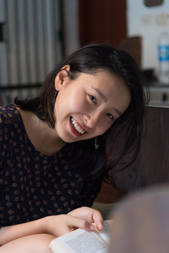 Thời gian đầu làm Youtube với Phương Hà vô cùng khó khăn. Bởi cô bạn này không biết làm từ đâu, đề tài ra sao và cách thực hiện kỹ xảo để thêm phần sinh động như thế nào? Sau đó Hà bắt đầu mon men đi "cầu cứu" các bậc anh chị đi trước chỉ đường.