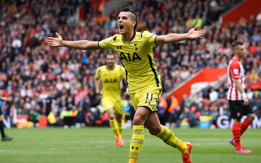 Tottenham chiêu mộ Erik Lamela từ AS Roma với giá 30 triệu bảng để khỏa lấp đi nỗi nhớ Gareth Bale. Nhưng Lamela đã không hoàn thành sự mong đợi đó ngoại trừ bàn thắng tuyệt vời tại Europa League mùa giải qua. Nếu như không thay đổi hình ảnh của mình thì nhiều khả năng khi Premier League 2015/2016 kết thúc, Lamela sẽ sớm phải tìm một bến đỗ mới.