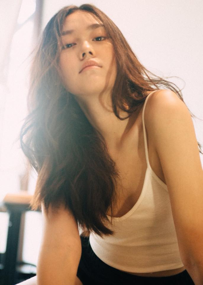 Chính nhờ nhan sắc này mà ngay khi còn ngồi trên ghế nhà trường, Tường San nhận được rất nhiều lời mời làm người mẫu trong không ít bộ ảnh của các nhiếp ảnh gia danh tiếng tại Hà thành.